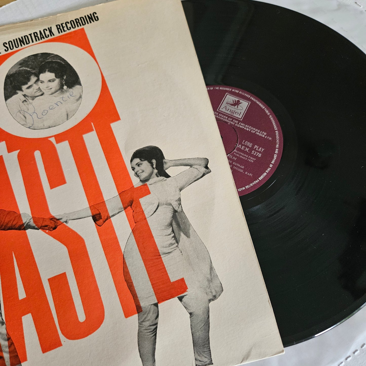 Do Raaste - music by Laxmikant Pyarelal from Original Soundtrack  in near mint condition from original soundtrack b- 3AEX 5278