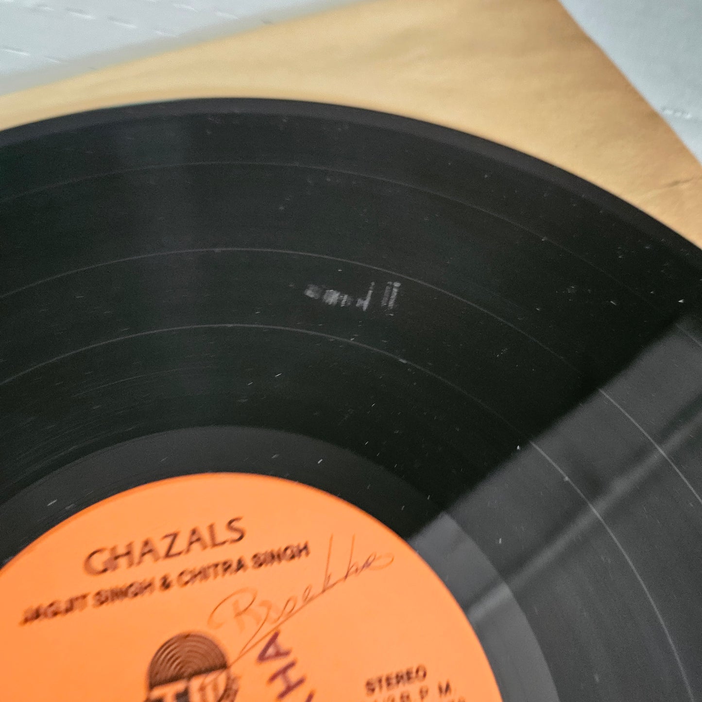Ghazals - Jagjit Singh and Chitra Singh -  An Enchanting Hour of GHAZALS : Vg and NM Made in Canada - TM003 read description