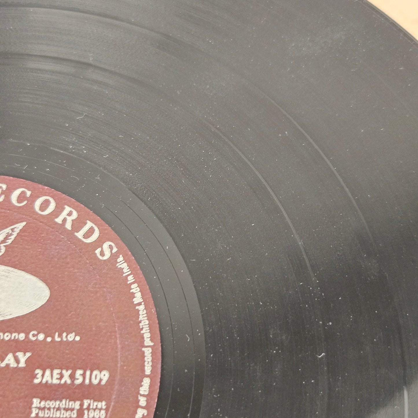 Teesri Manzil - 1st Angel issue - Music R.D. Burman in Excellent to near mint condition from original soundtrack - 3AEX 5109