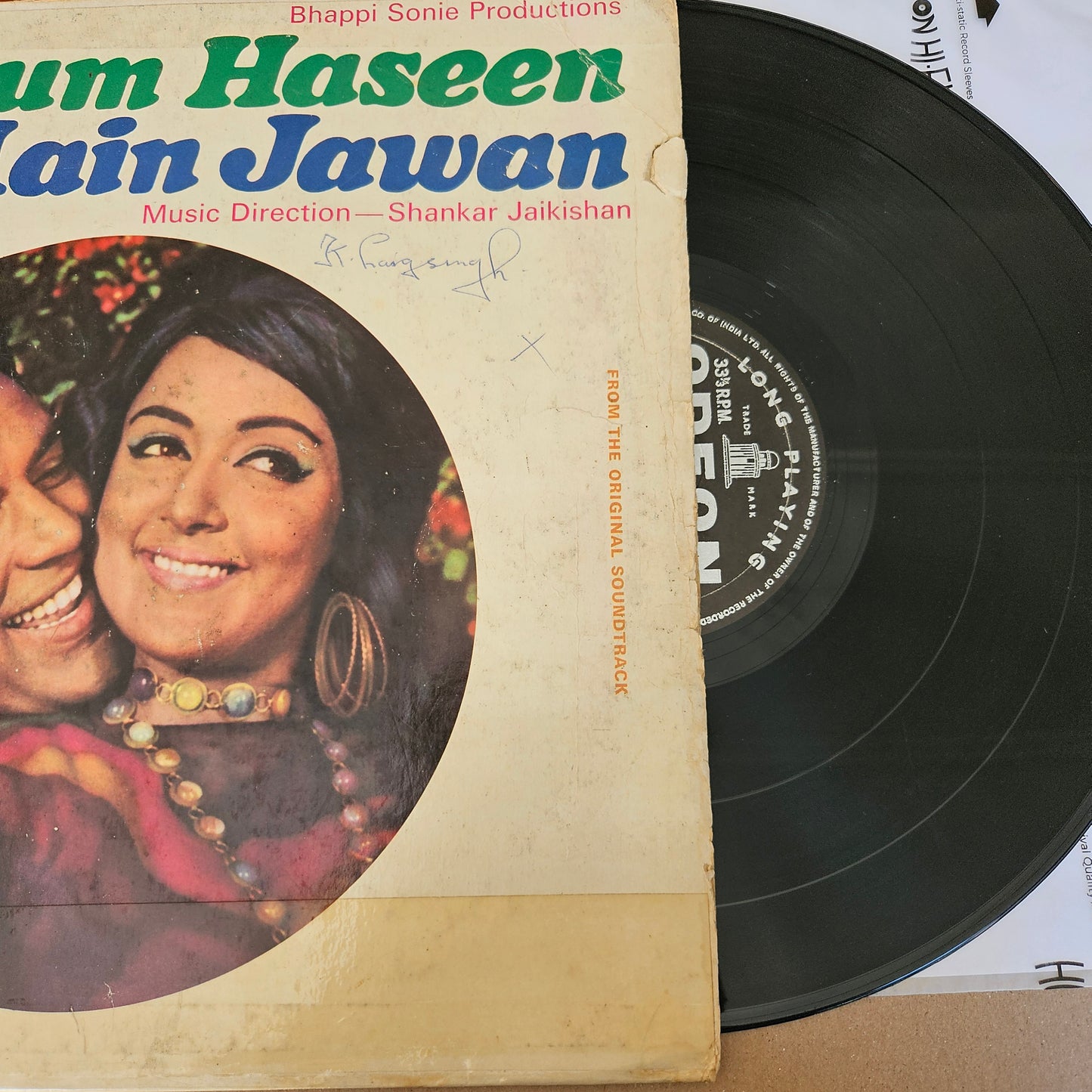 Tum Haseen Main Jawan - Music by shankar Jaikishan -1st Ring Odeon in excellent condition