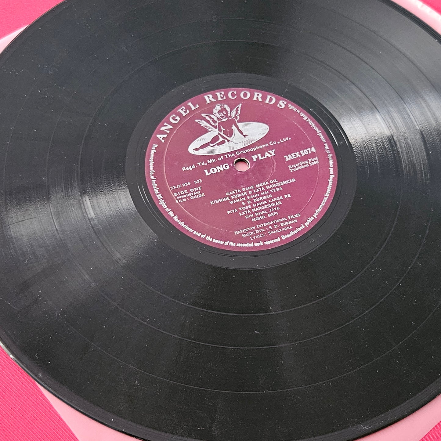 Guide - S. D. burman and Navketan blockbuster - 1st Angel edition in VG+ condition