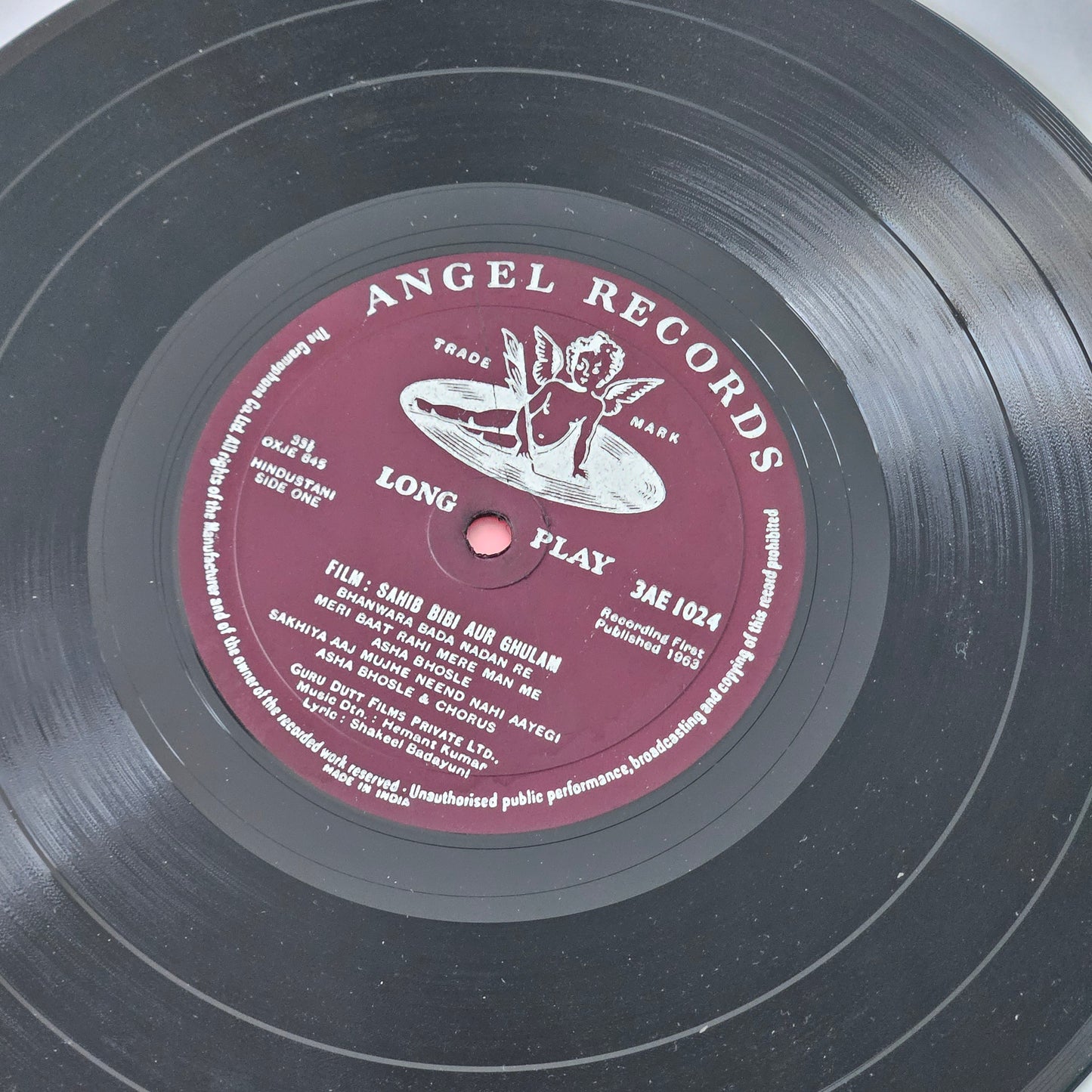 Sahib Bibi Aur Ghulam - Music by Hemant Kumar -  classic Guru Dutt' films original soundtrack - 10 Inch Angel in excellent condition