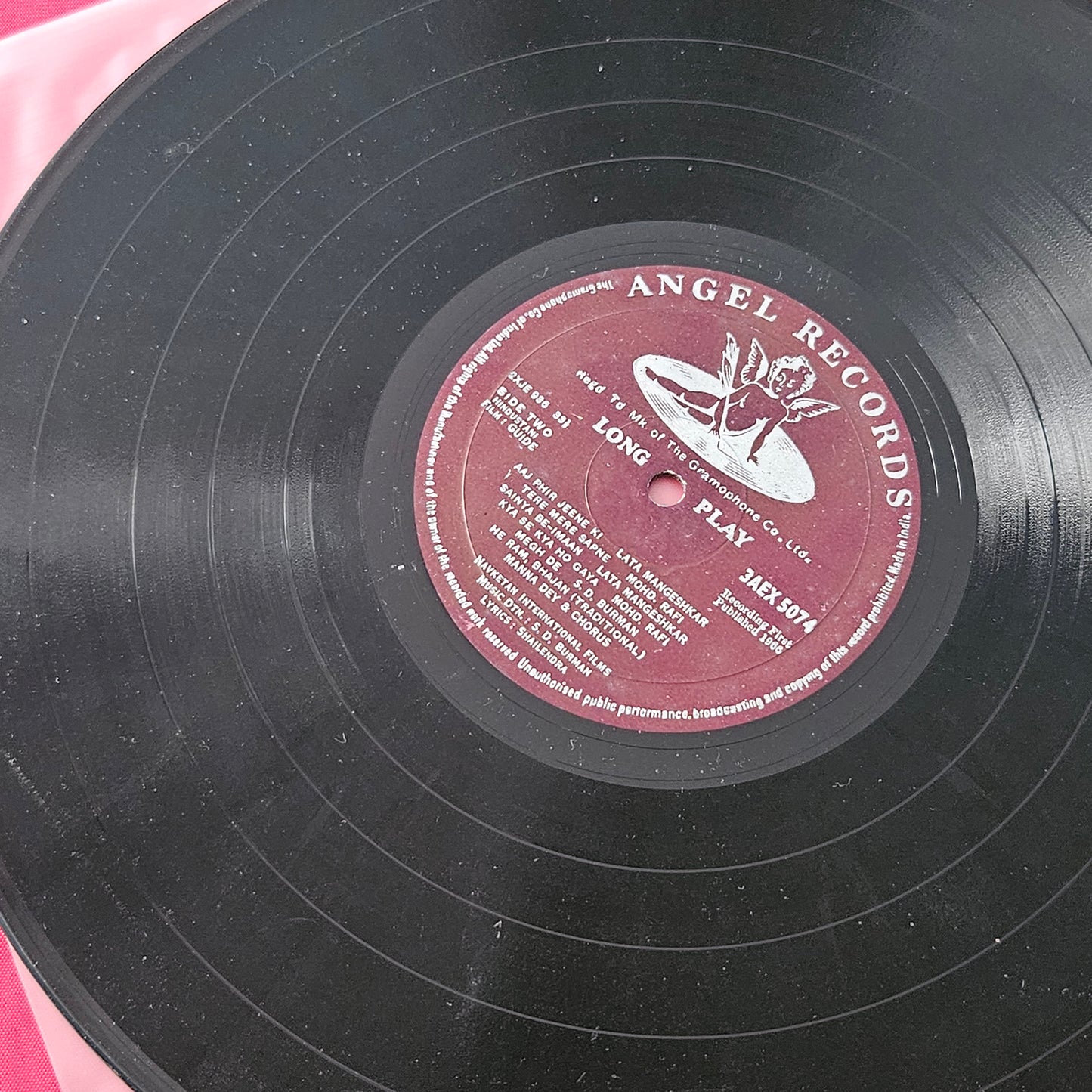 Guide - S. D. burman and Navketan blockbuster - 1st Angel edition in VG+ condition