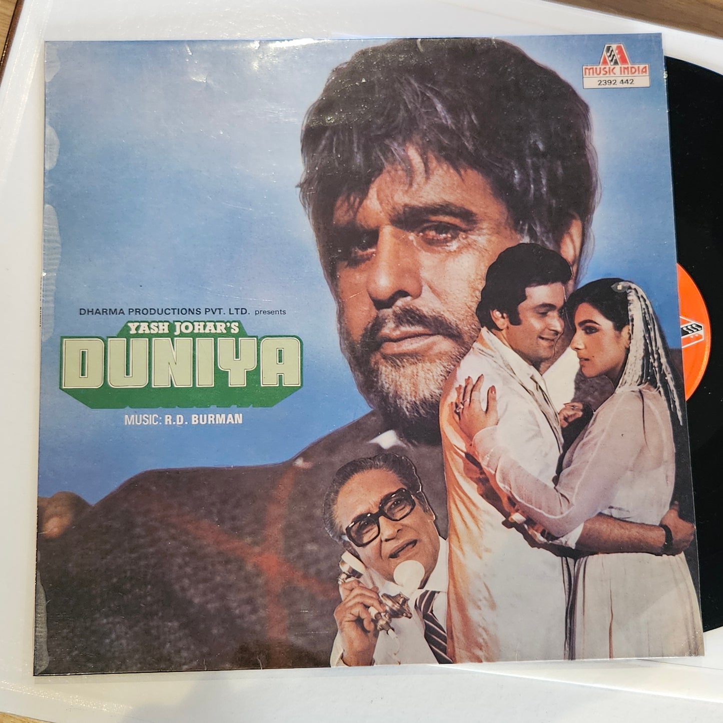 Duniya - R. D. Burman record includes superhit Kishore songs in near mint condition