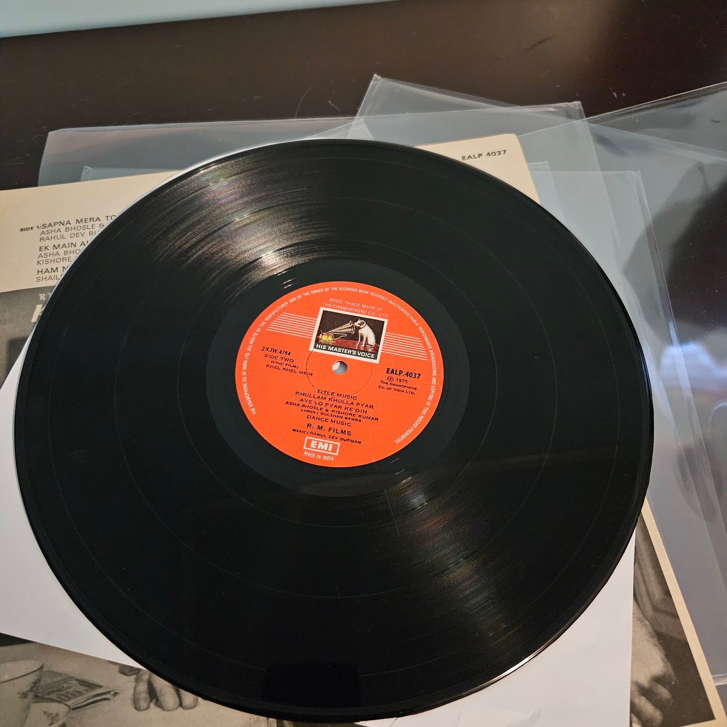Khel Khel Mein - R D Burman superhit record 1st pressing Red Dog label in Excellent