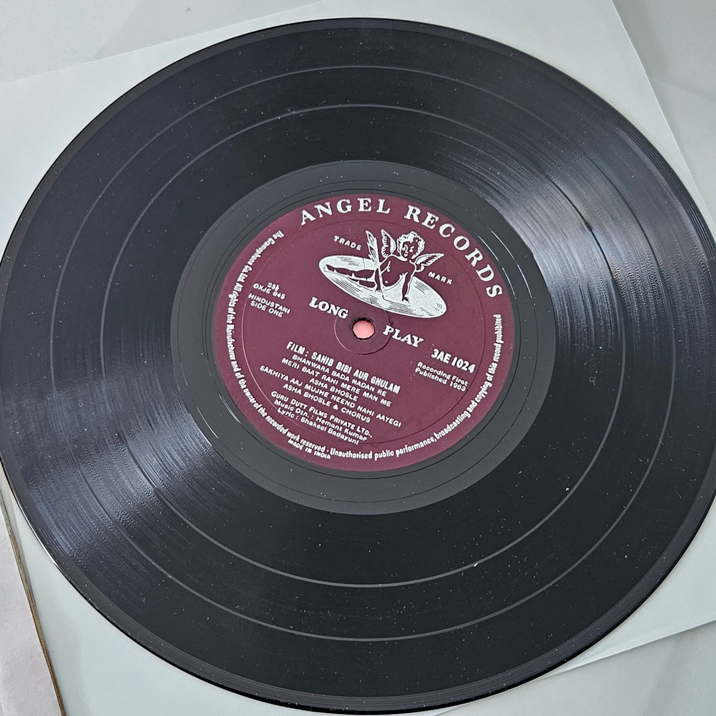 Sahib Bibi Aur Ghulam - Music by Hemant Kumar -  classic Guru Dutt' films original soundtrack - 10 Inch Angel in excellent condition