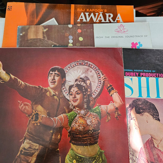 4 LPs Raj Kapoor and Shankar Jaikishan Superhit pack - Sangam, Awara, Aashiq and Jis Desh Mein Ganga Bahati hai in prisitne