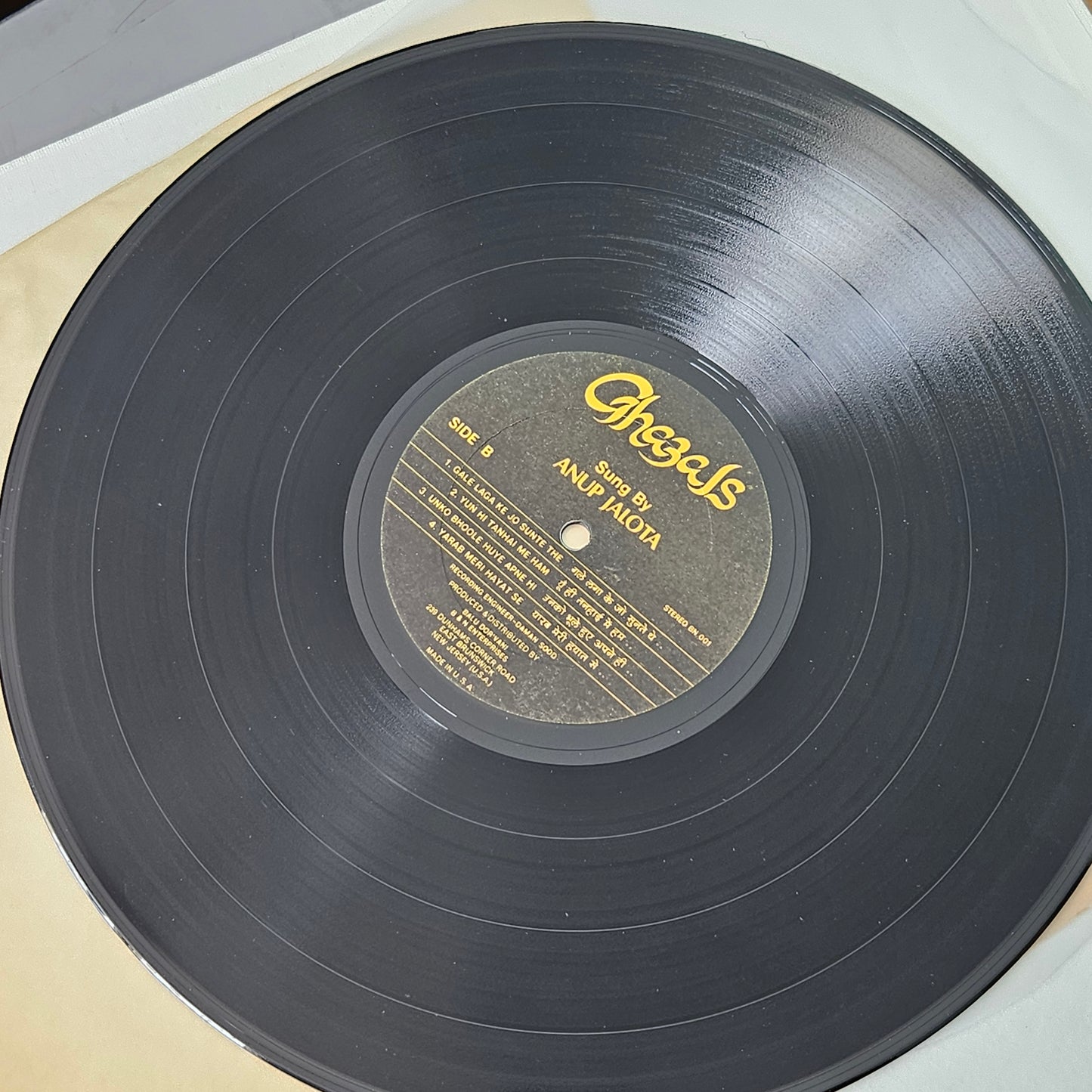 Anup Jalota - Ghazals - recorded  in USA - Autographed by Anup Jalota in Near mint Pristine condition