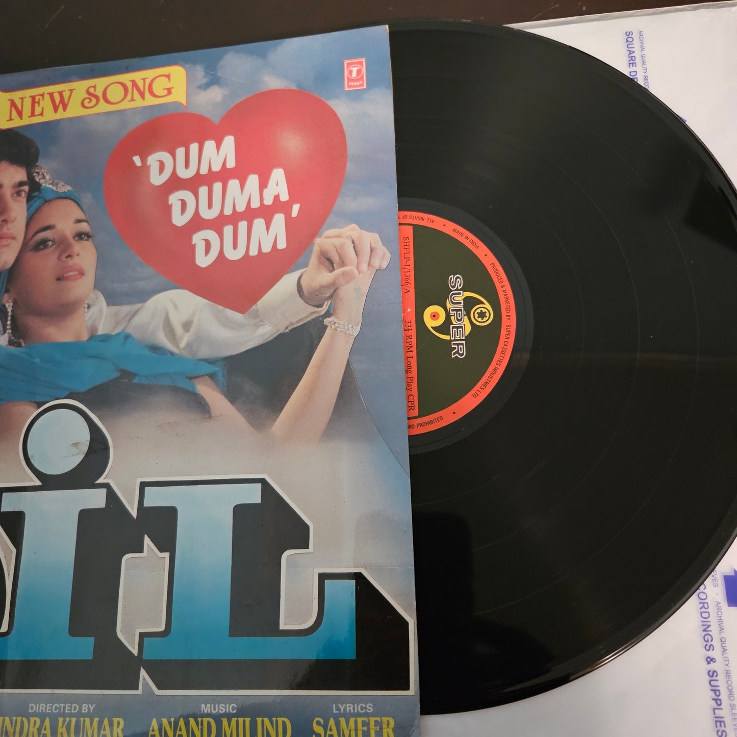 Dil - Amir khan and Anand Milind superhit in near mint Condition pristine